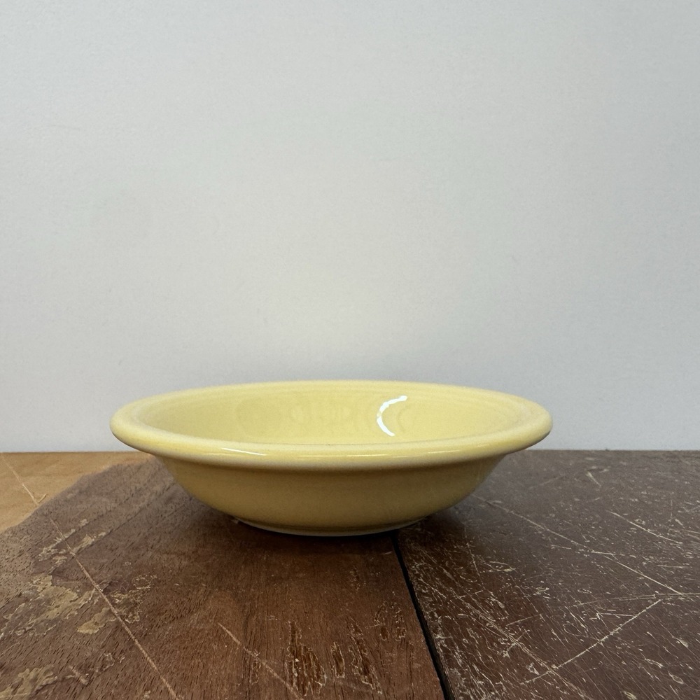 Fiesta FiestaWare 1987-2002‎ Vintage Retired Yellow bowl 5.25 inches diameter